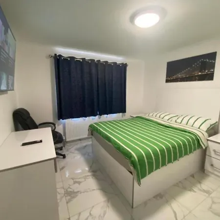 The Royal Boutique Piccadilly Lodge By London Sleep 6 Hayes  Buitenkant foto